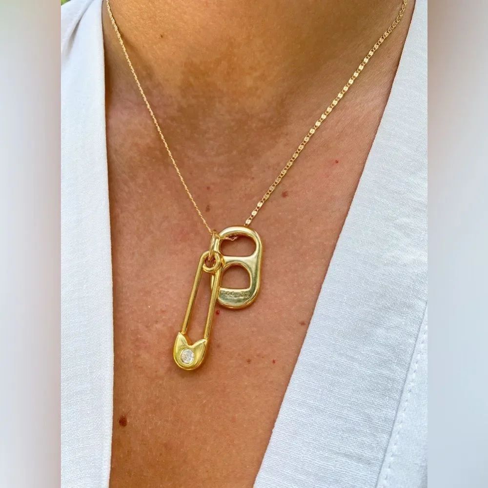 Safety Pin Pendant Necklace Q81